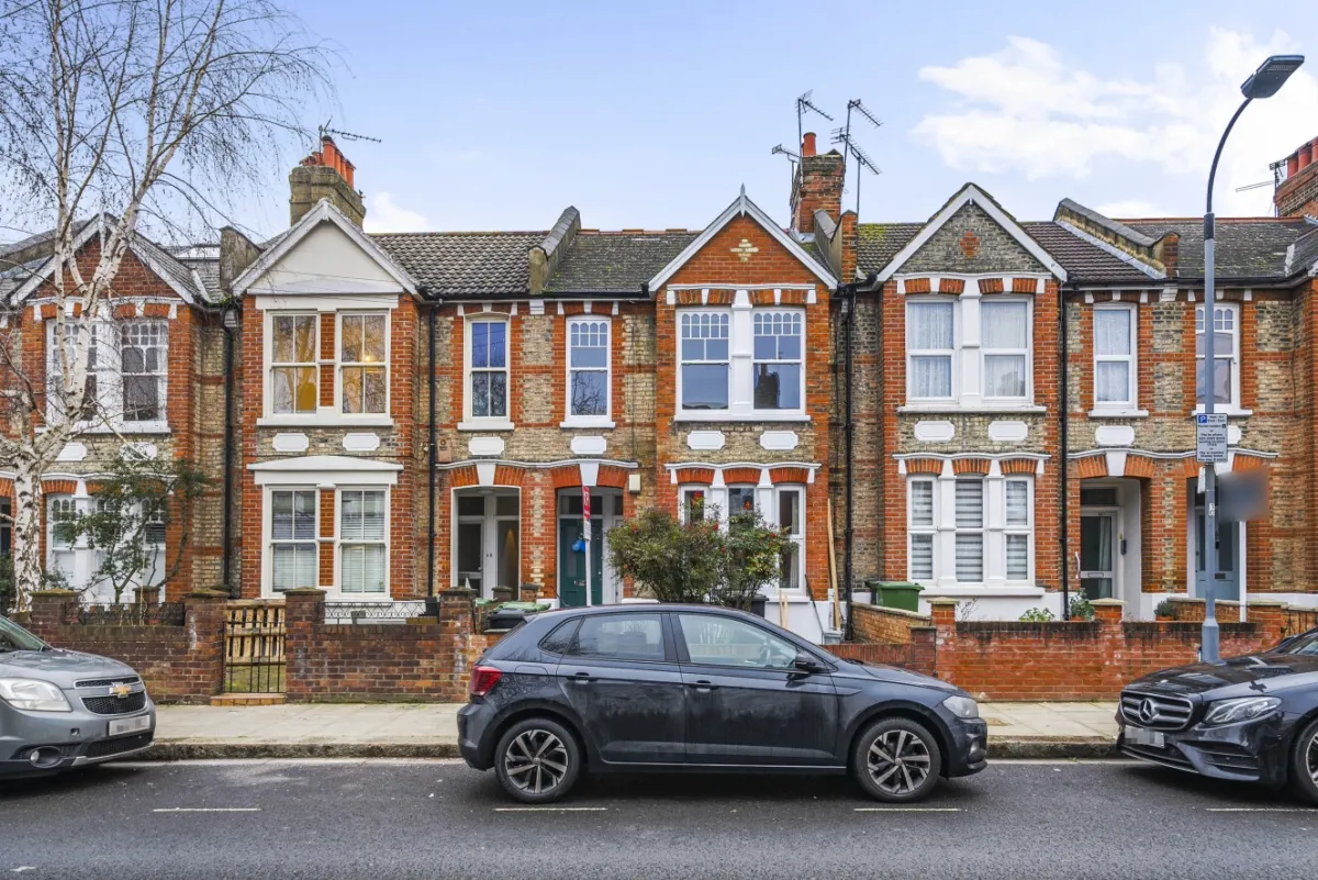 2 bed flat to rent, Oaklands Grove, London, W12
