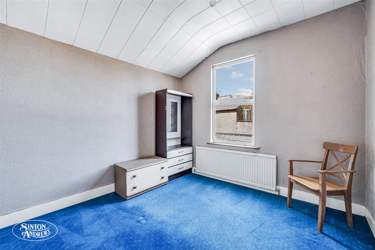 Leighton Road, Northfields, photo 9