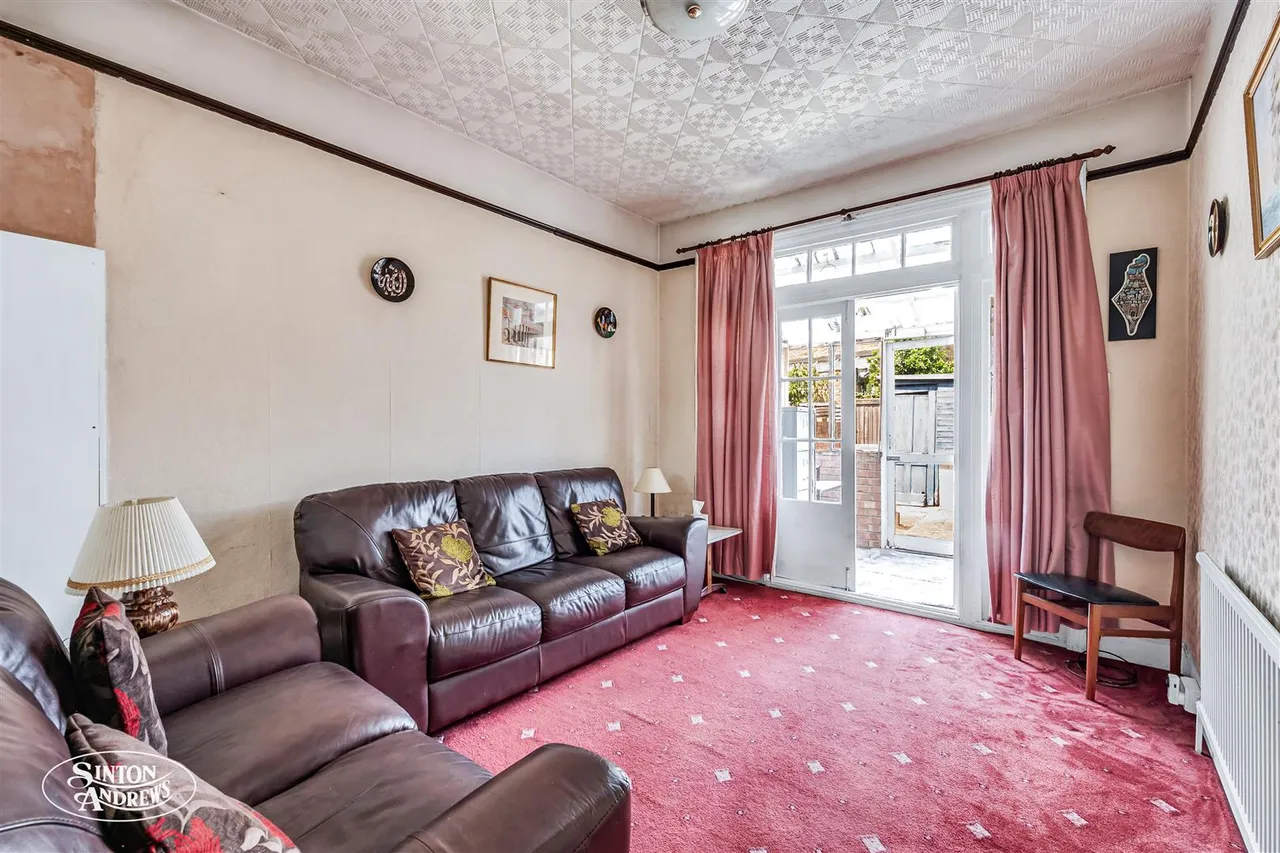 Leighton Road, Northfields, photo 5