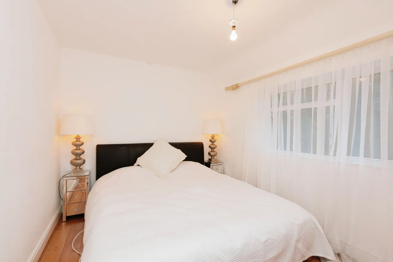 Shaftesbury Road, Woking, GU24, photo 10