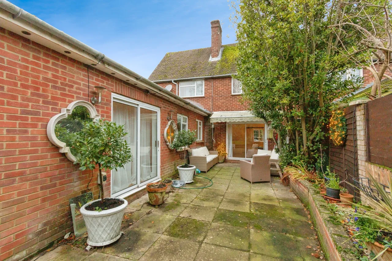 Shaftesbury Road, Woking, GU24, photo 15
