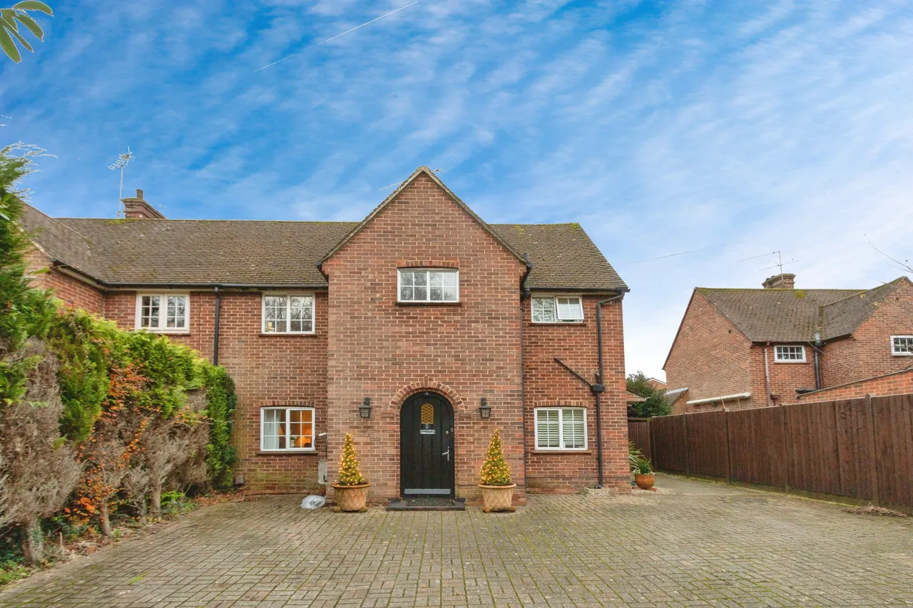 Shaftesbury Road, Woking, GU24, photo 2