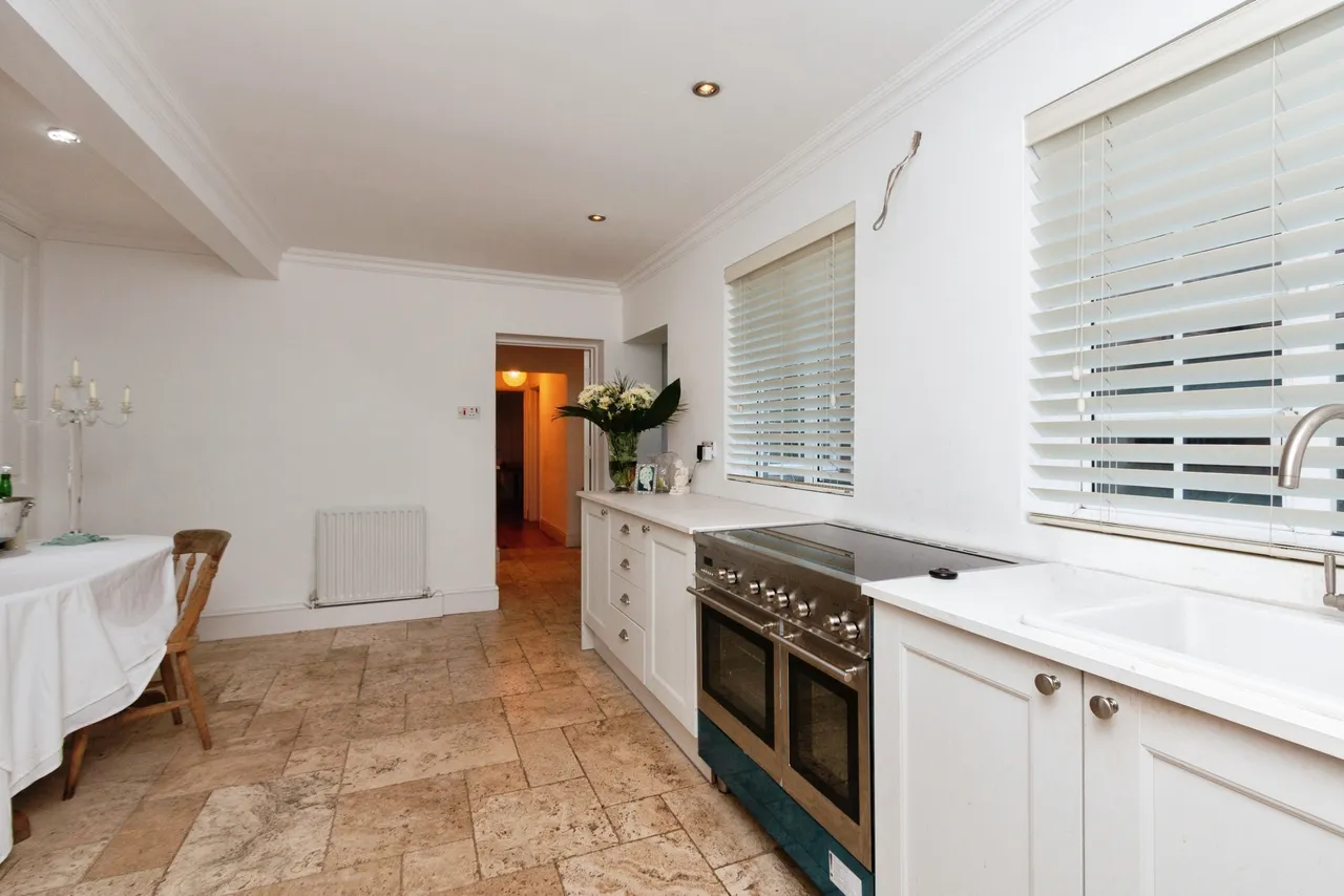 Shaftesbury Road, Woking, GU24, photo 8