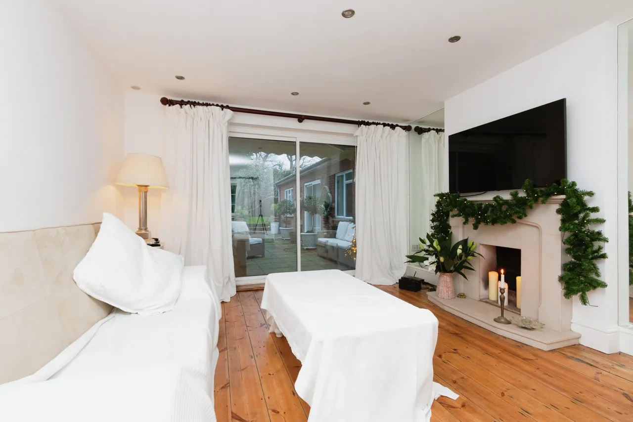 Shaftesbury Road, Woking, GU24, photo 5