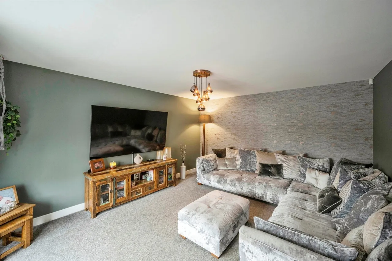 Heatherfields Crescent, New Rossington, DN11, photo 6