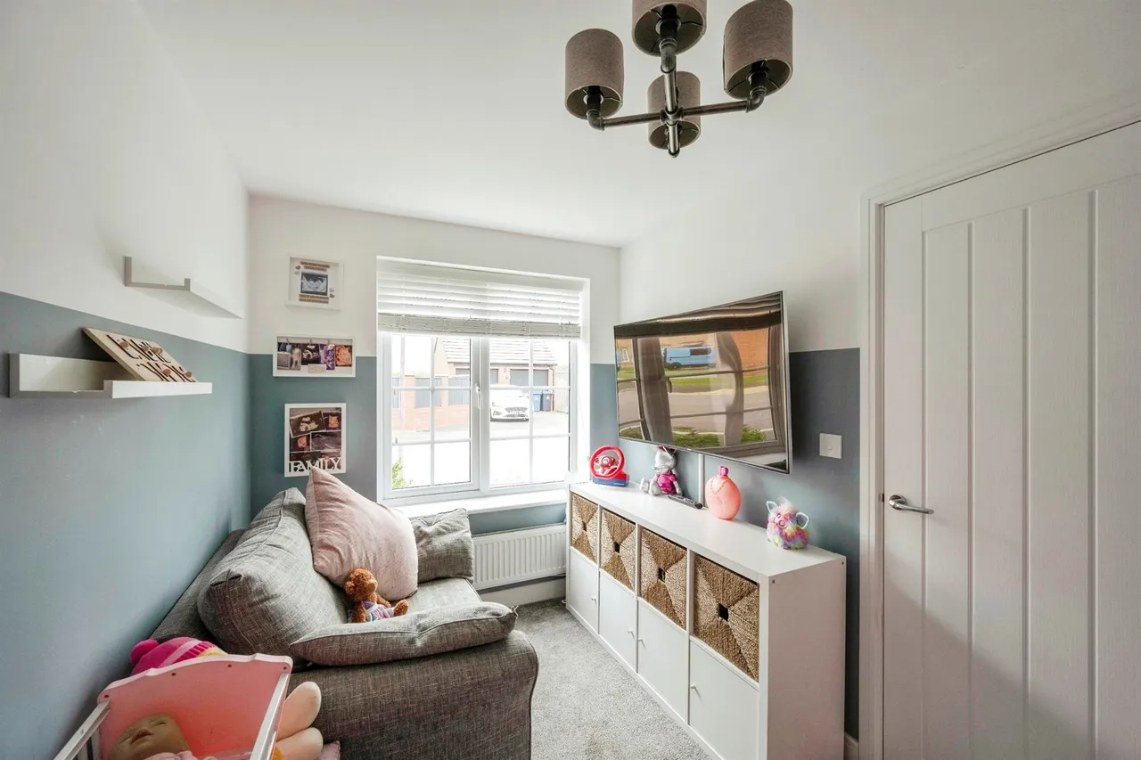 Heatherfields Crescent, New Rossington, DN11, photo 5