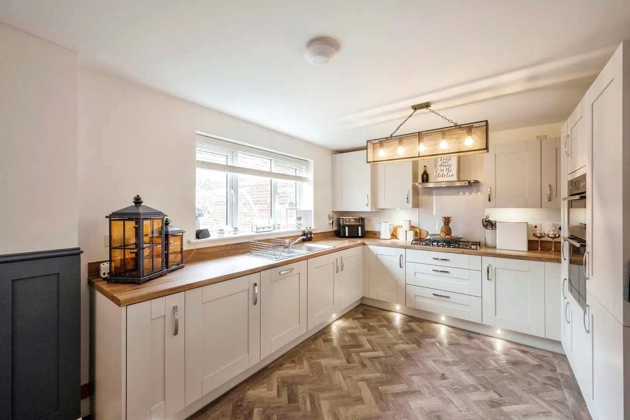 Heatherfields Crescent, New Rossington, DN11, photo 4