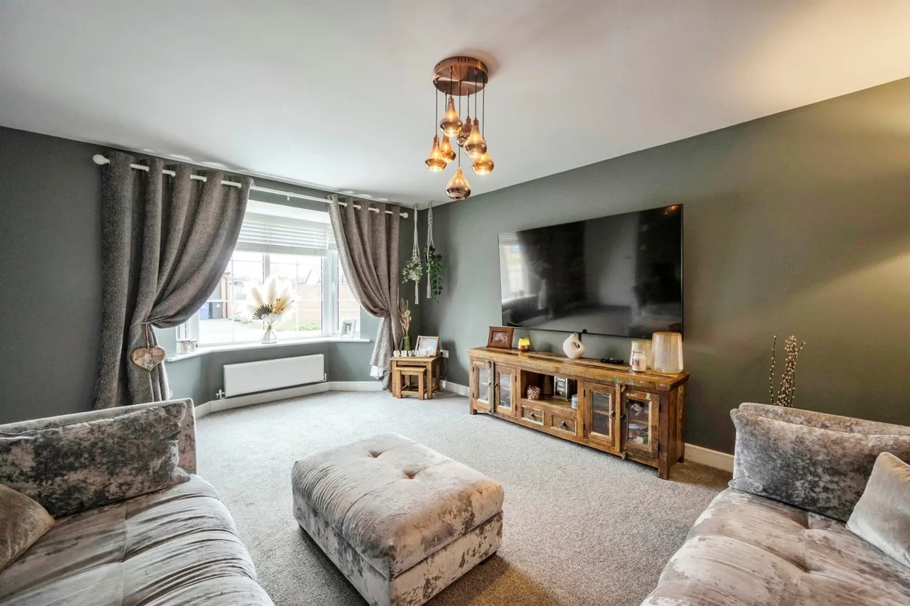 Heatherfields Crescent, New Rossington, DN11, photo 2