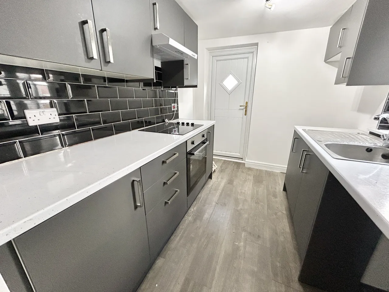2 bed house to rent, Manchester Road East, M38
