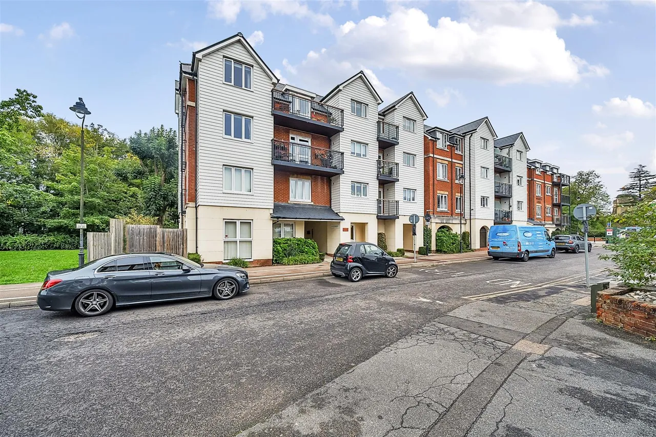 1 bed flat for sale, Bradford Street, Tonbridge, TN9