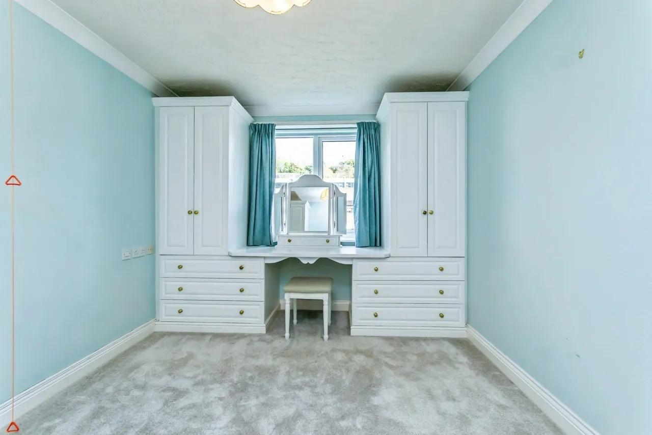 Pegasus Court, Stafford Road, Caterham, Surrey, CR3, photo 16
