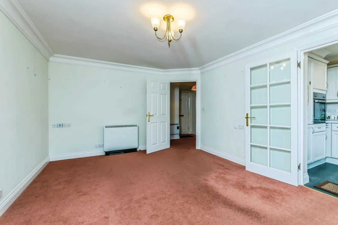 Pegasus Court, Stafford Road, Caterham, Surrey, CR3, photo 11