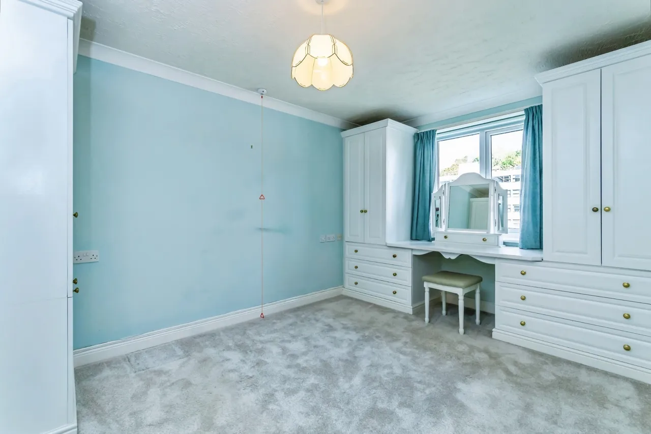 Pegasus Court, Stafford Road, Caterham, Surrey, CR3, photo 4