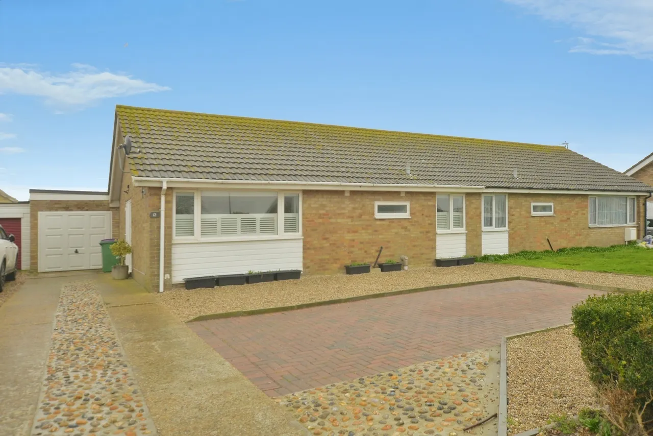 3 bed house for sale — Beverley Gardens, Dymchurch, Romney Marsh, Kent, TN29