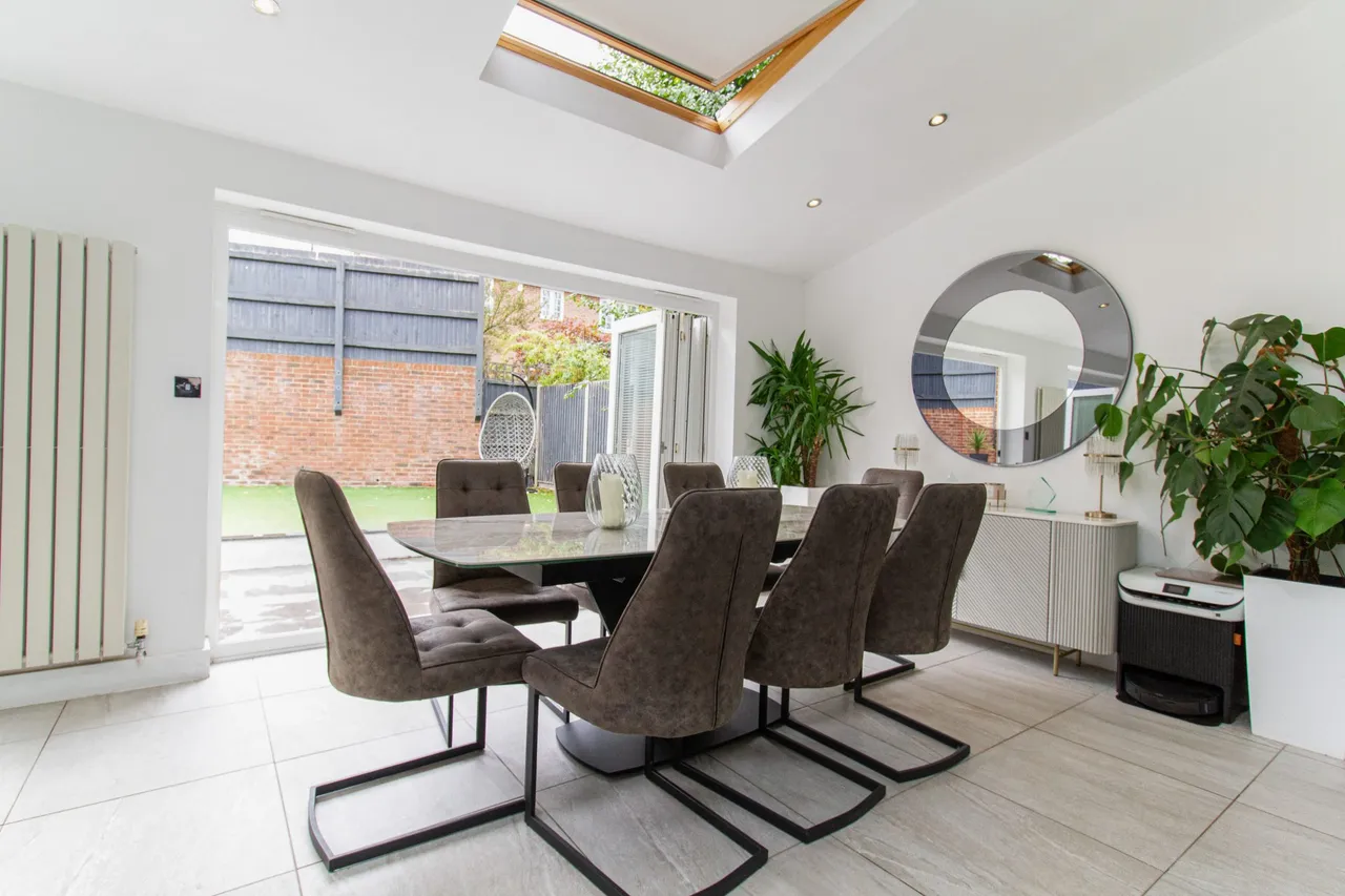 Kingsley Square, Fleet, GU51 1AH, photo 9