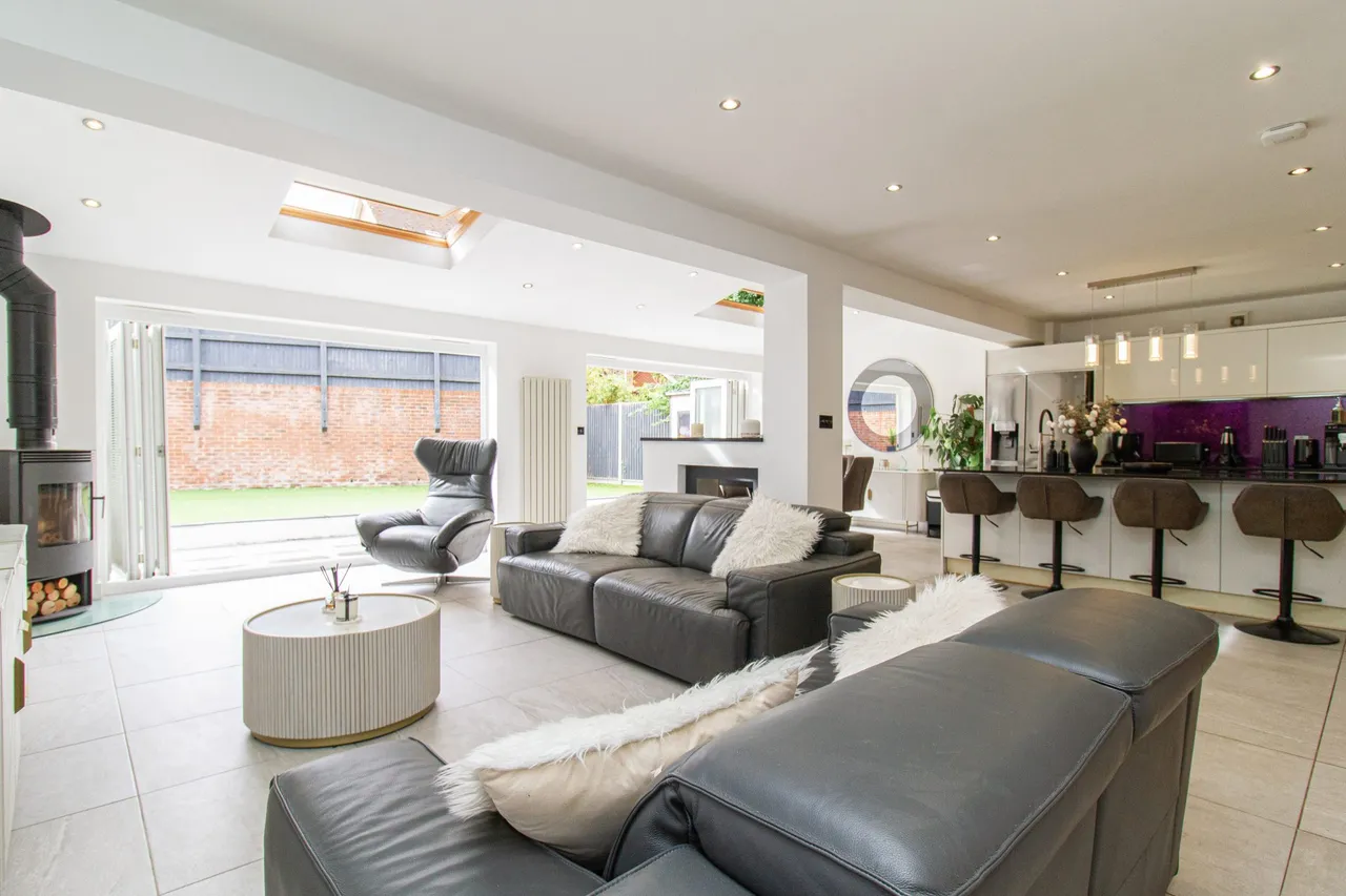 Kingsley Square, Fleet, GU51 1AH, photo 6