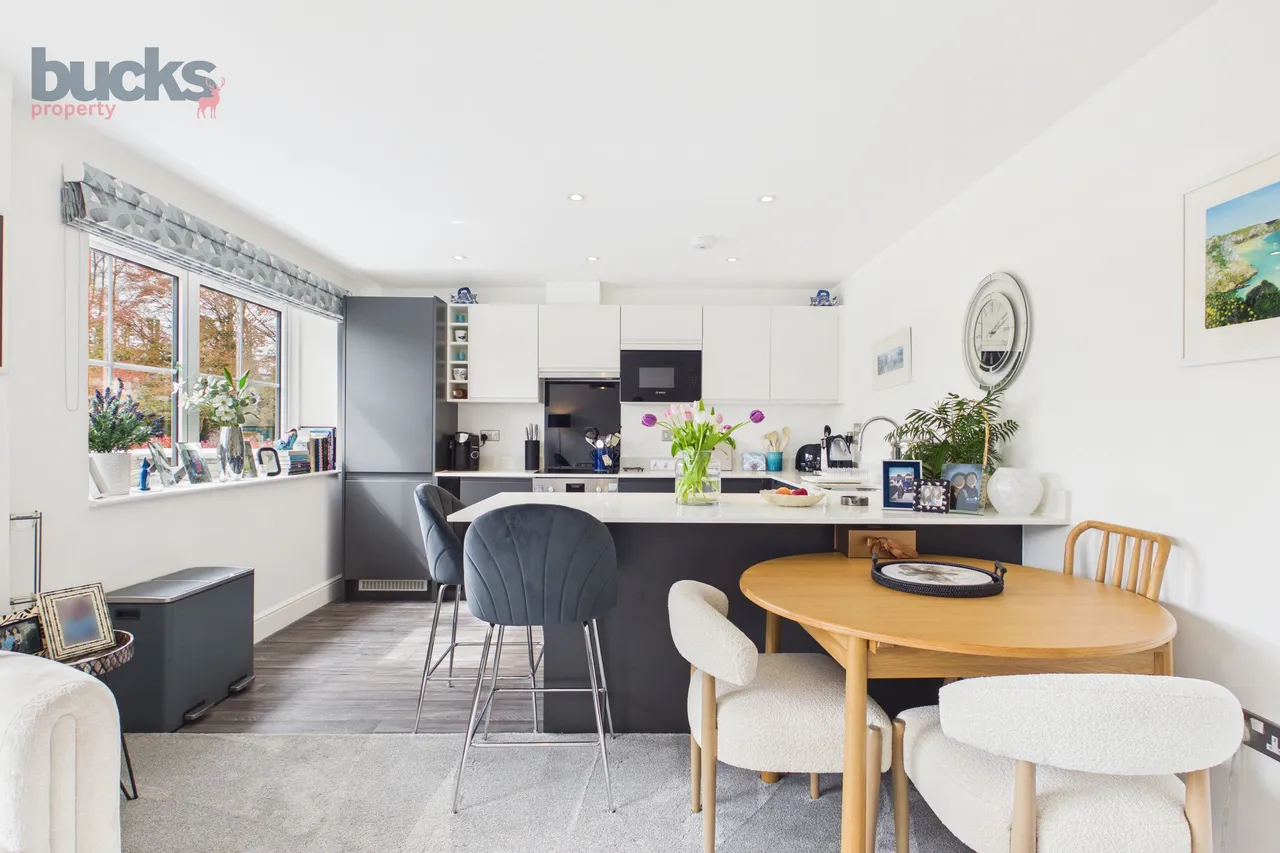 Wycombe Road, Saunderton, HP14, photo 2