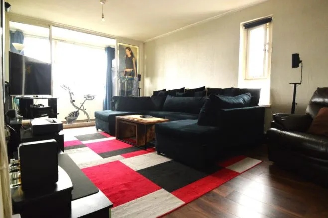 Nightingale Vale, London, photo 3