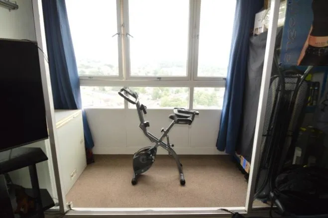 Nightingale Vale, London, photo 5
