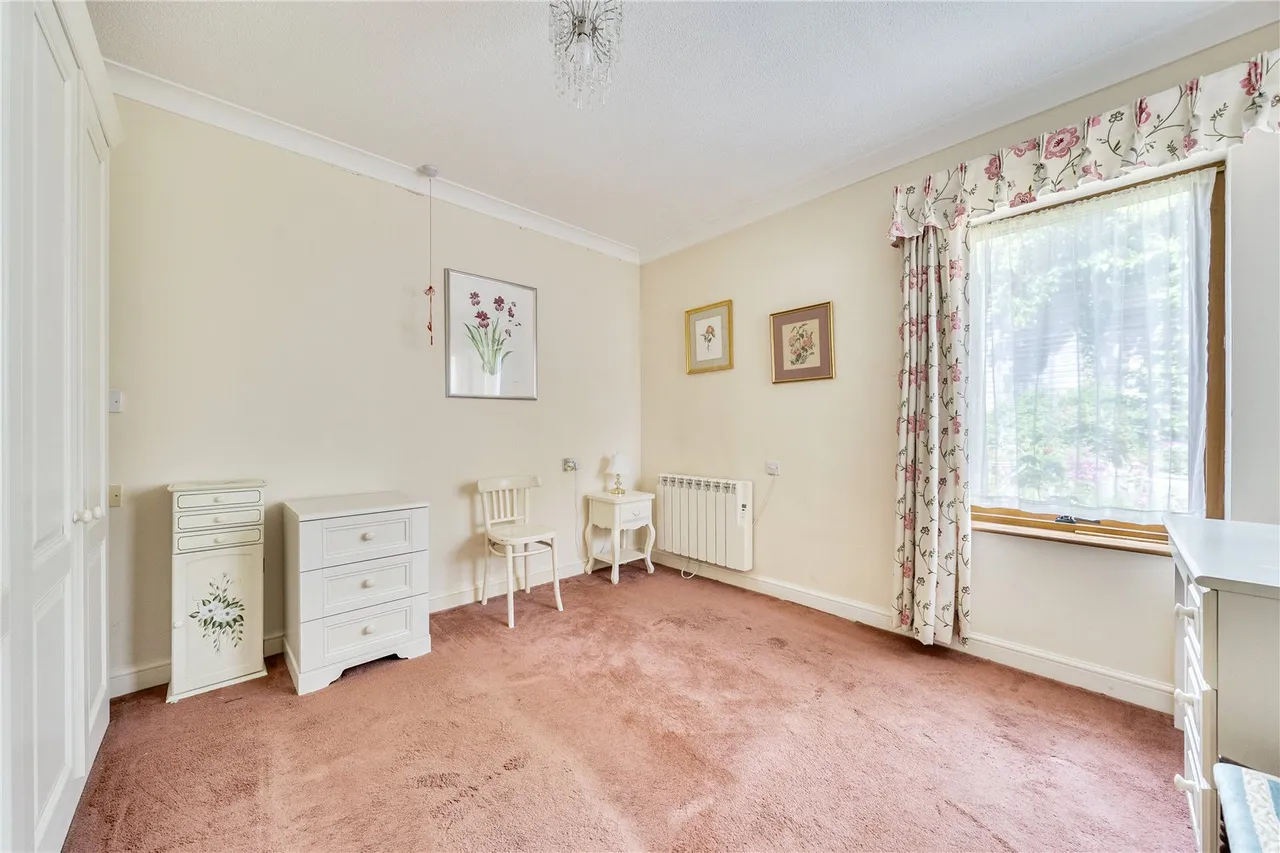 Hartford Court, Hartley Wintney, Hook, Hampshire, RG27 8PQ, photo 8