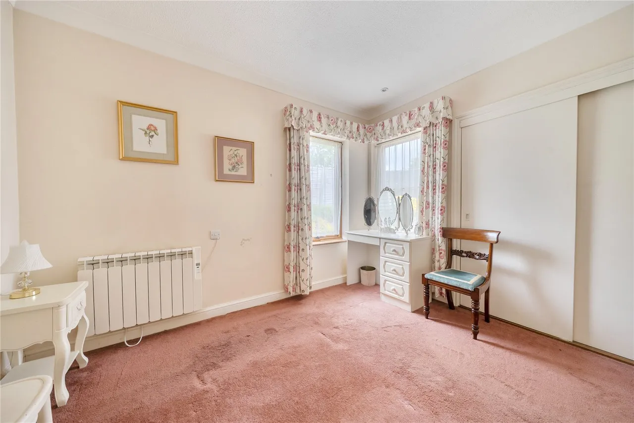 Hartford Court, Hartley Wintney, Hook, Hampshire, RG27 8PQ, photo 6