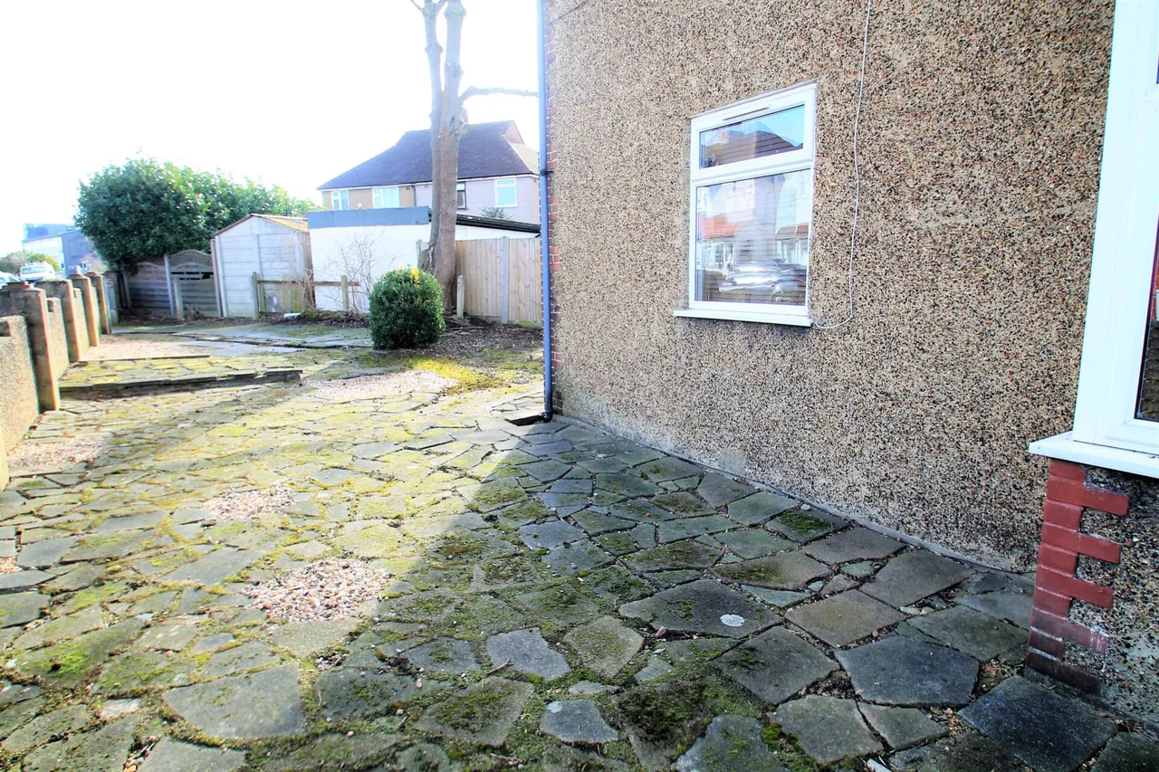 Marina Drive, Dartford, photo 9