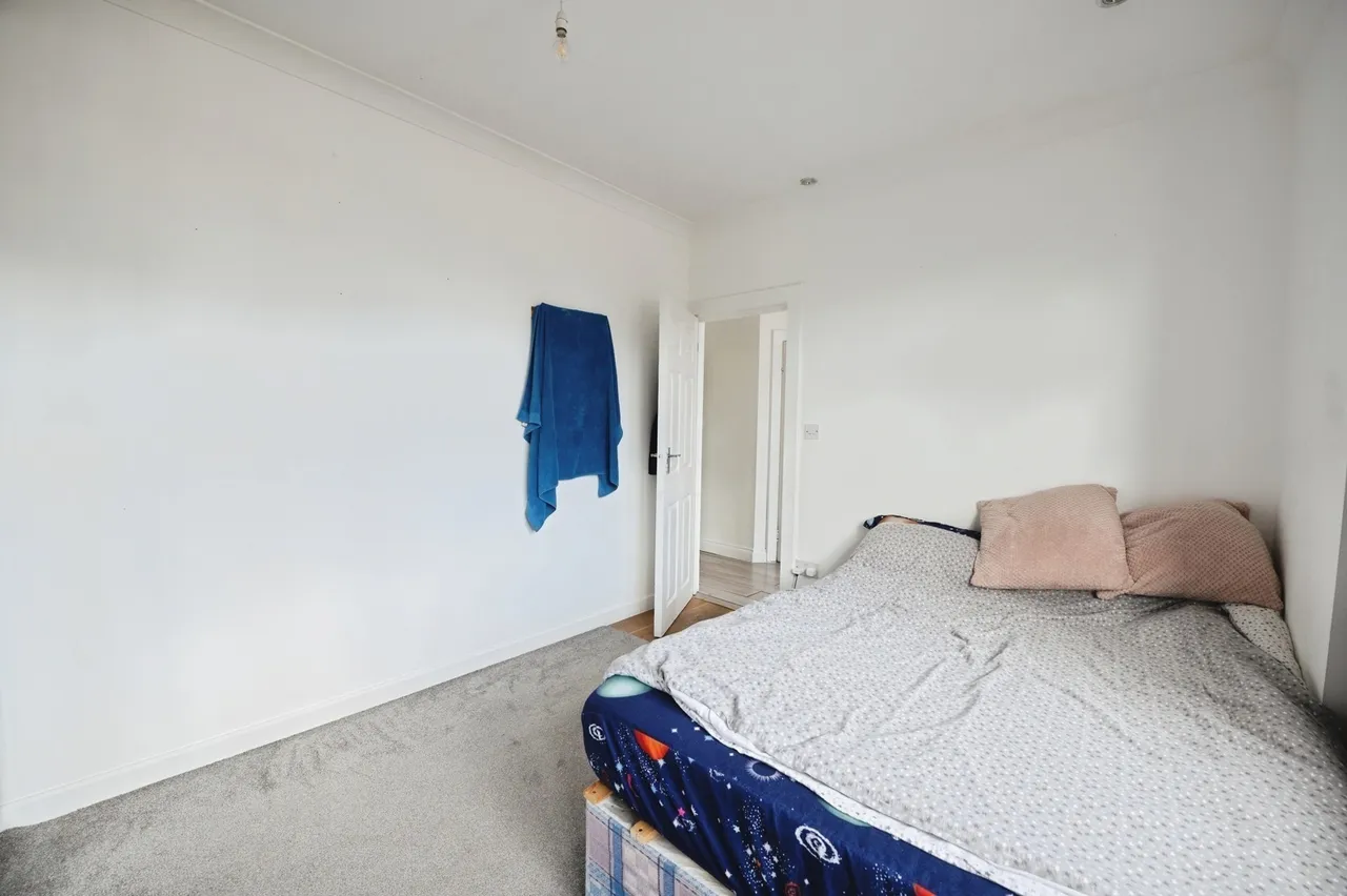 Cross Road, Mawneys, Romford, RM7, photo 9