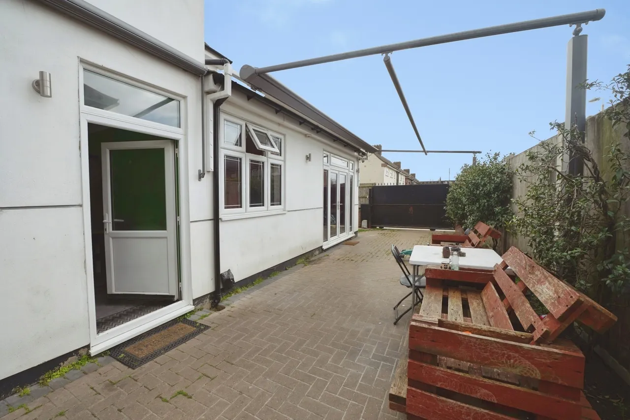 Cross Road, Mawneys, Romford, RM7, photo 14
