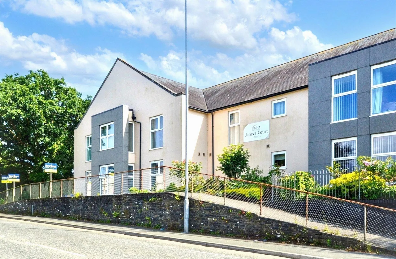 1 bed property for sale, Liskeard Road, Saltash, PL12
