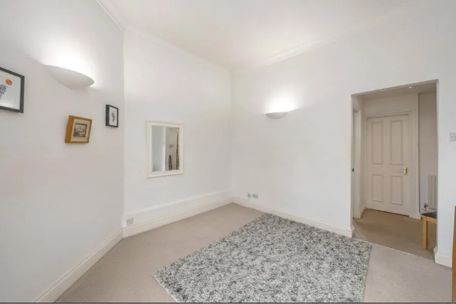 Northcote Road, London, SW11, photo 2