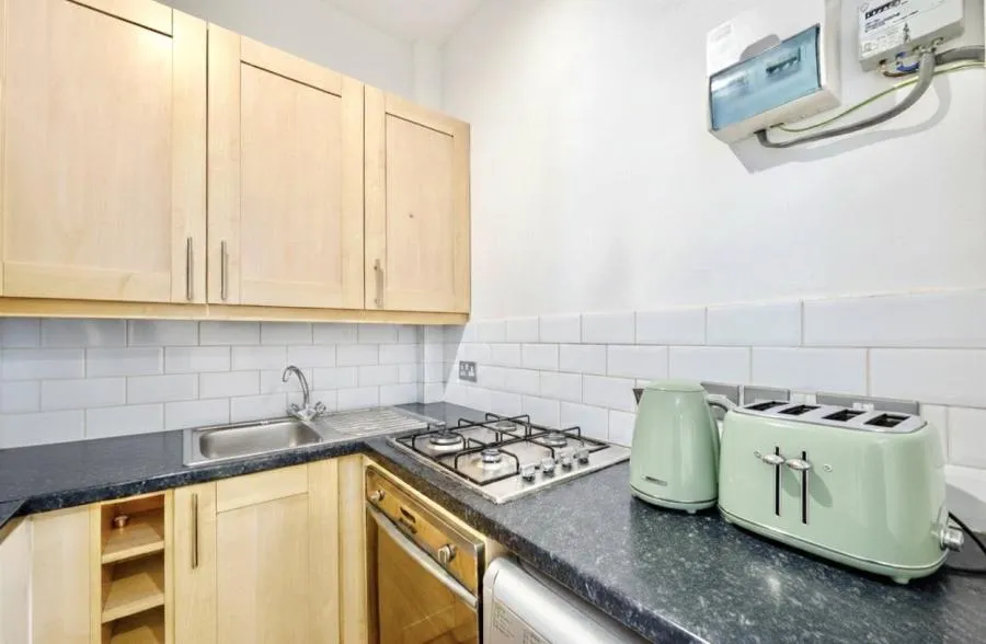Northcote Road, London, SW11, photo 5