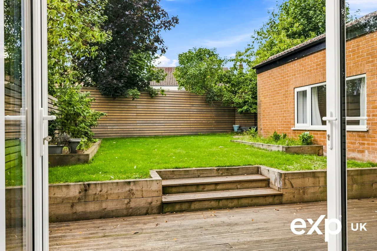 Cheriton Drive, Ravenshead, photo 13