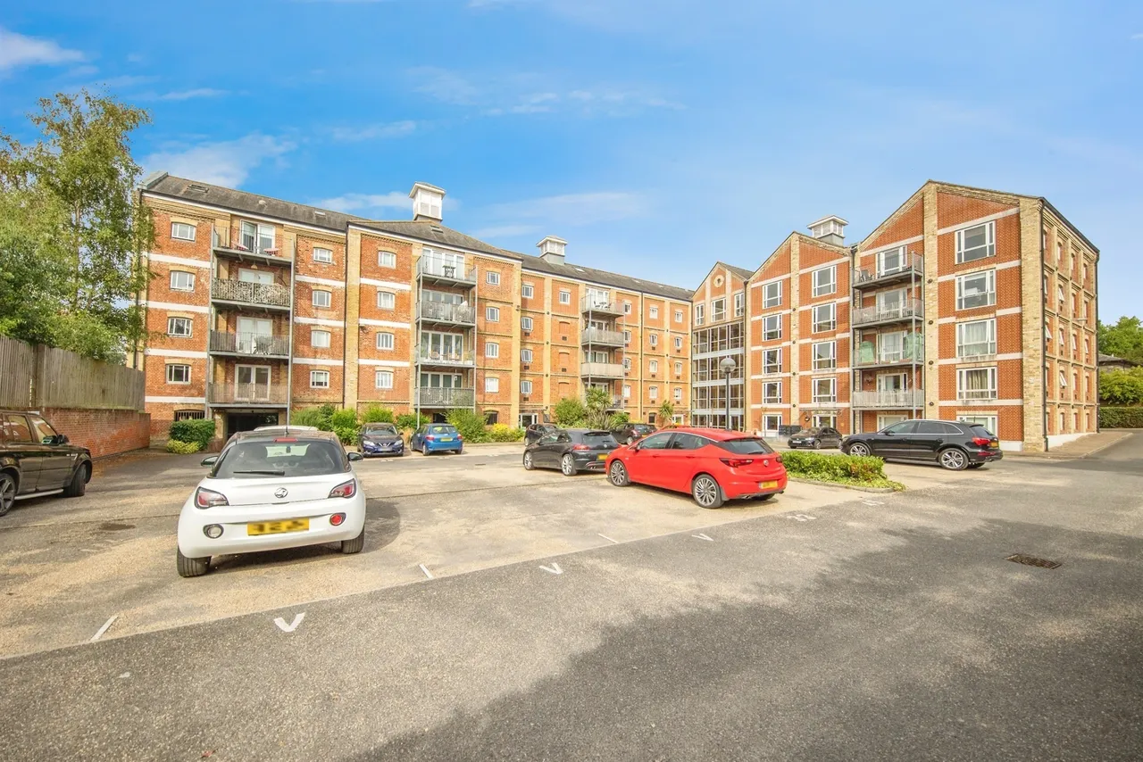 2 bed flat for sale — School Lane, Mistley, Manningtree