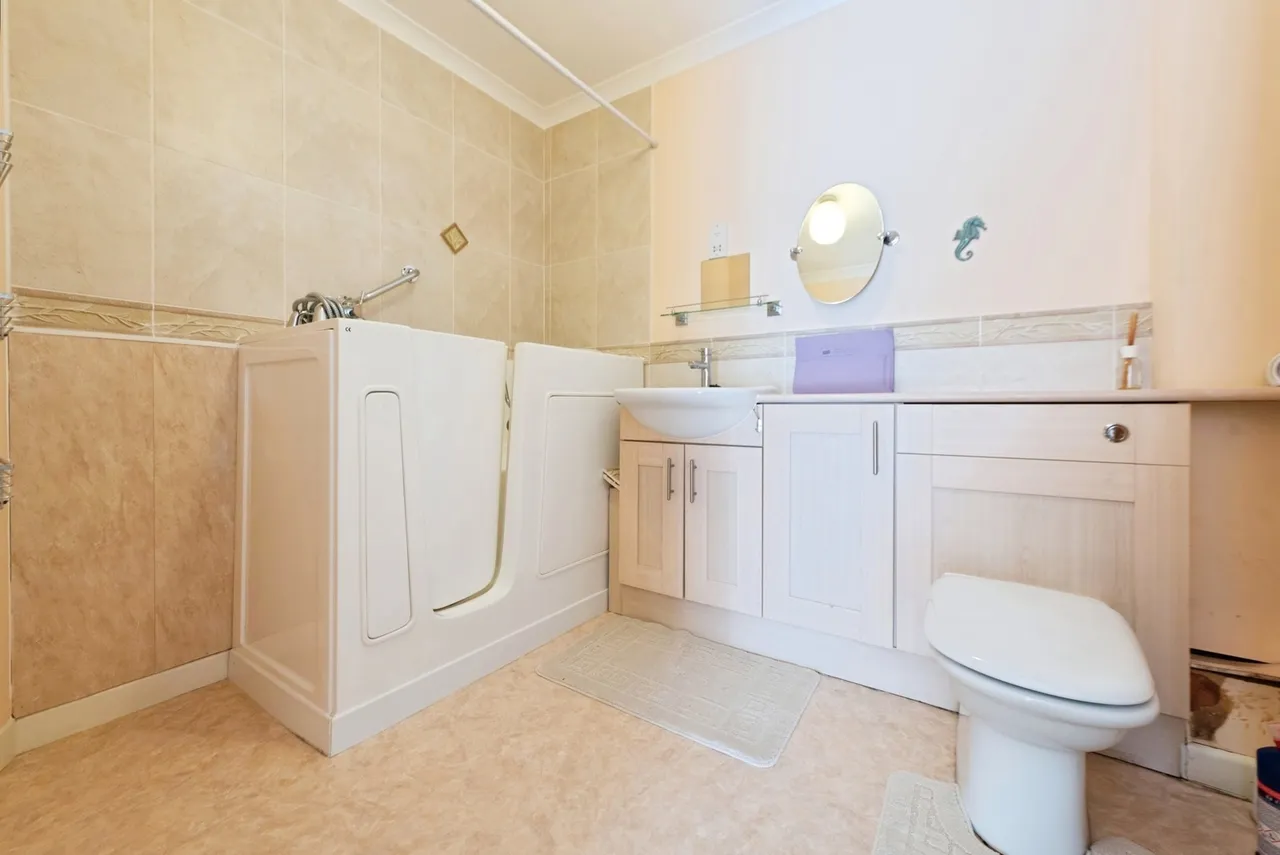 Stoke Road, Gosport, PO12, photo 7