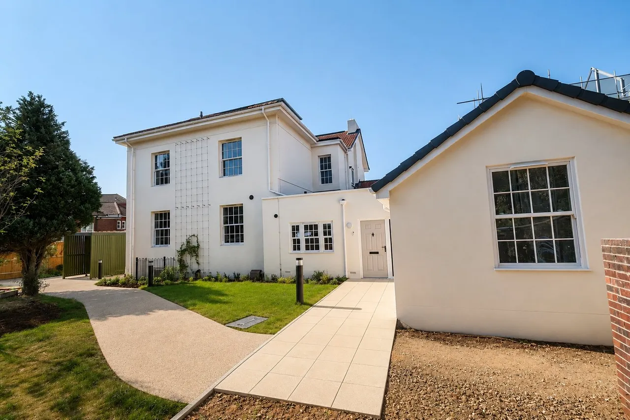 2 bed flat for sale, Juniper Gardens, Southsea, PO5