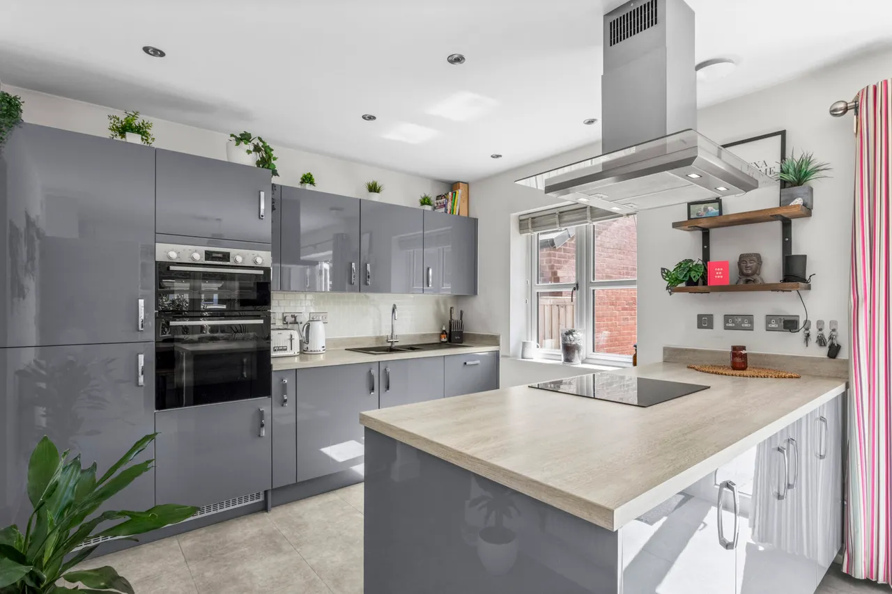 Lennon Way, Aylesbury, HP21, photo 5