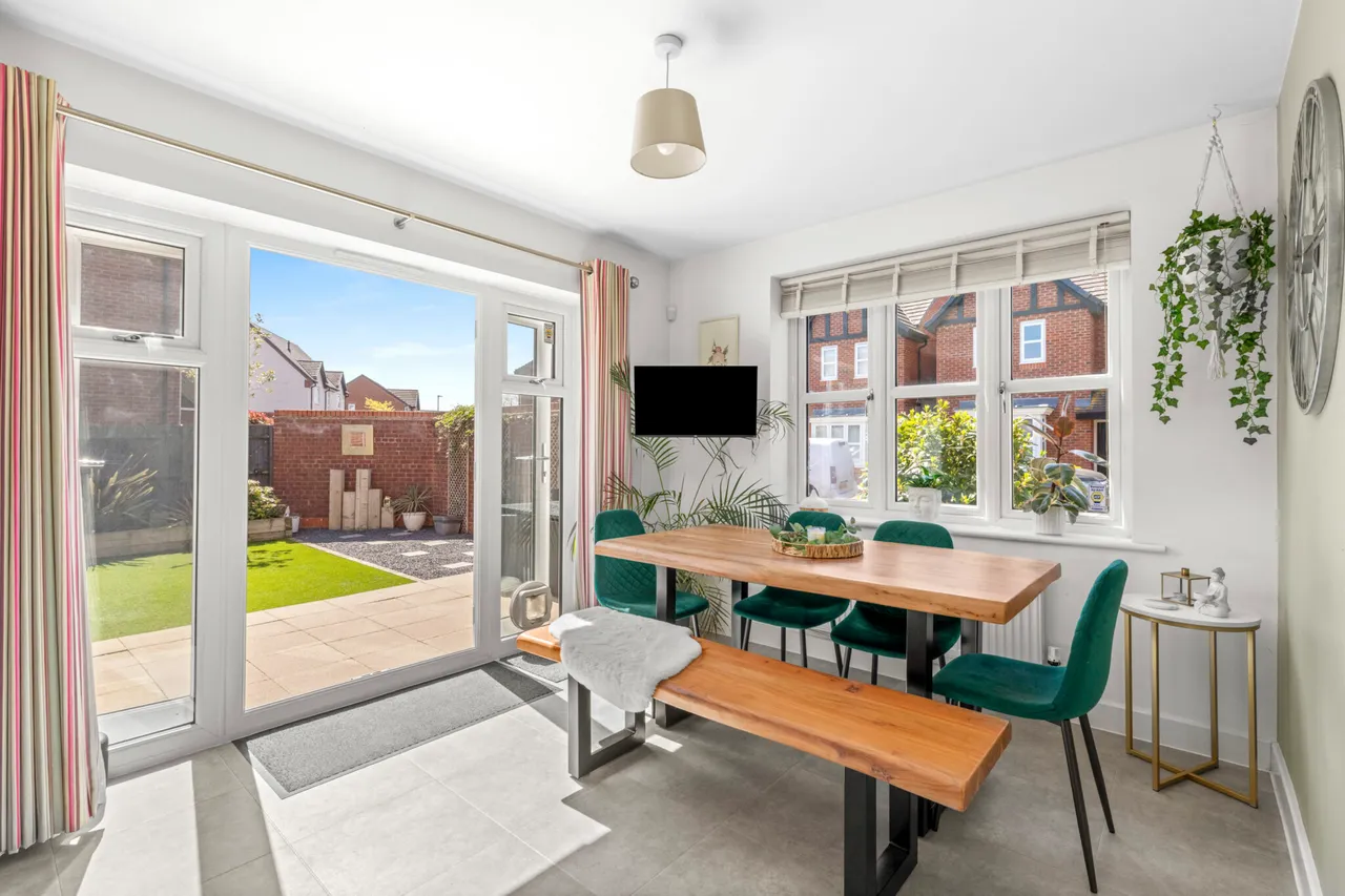Lennon Way, Aylesbury, HP21, photo 6