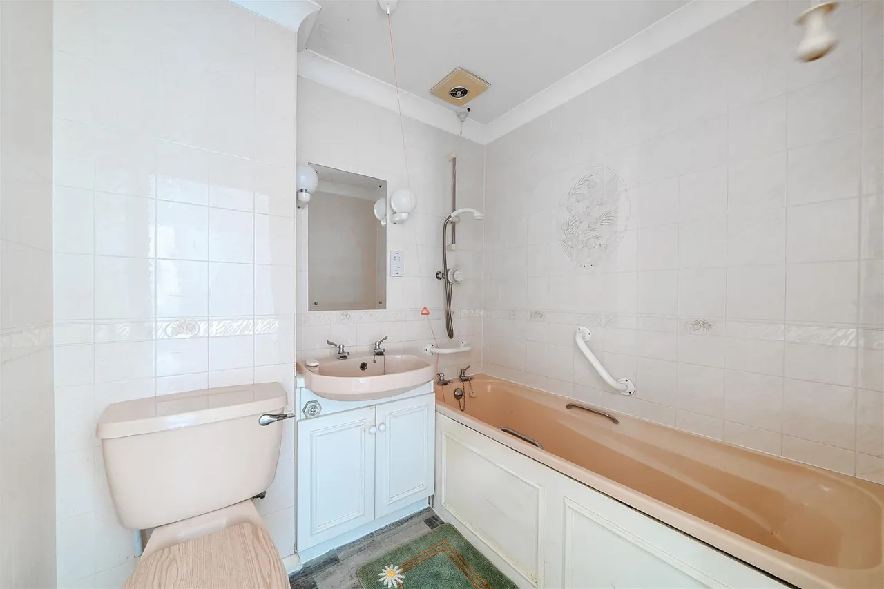 Poole Road, Bournemouth, BH2, photo 10