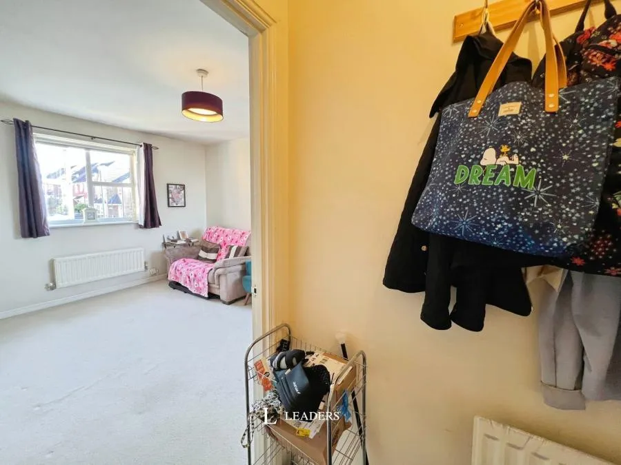 Edmonstone Crescent, Nottingham, NG5, photo 2