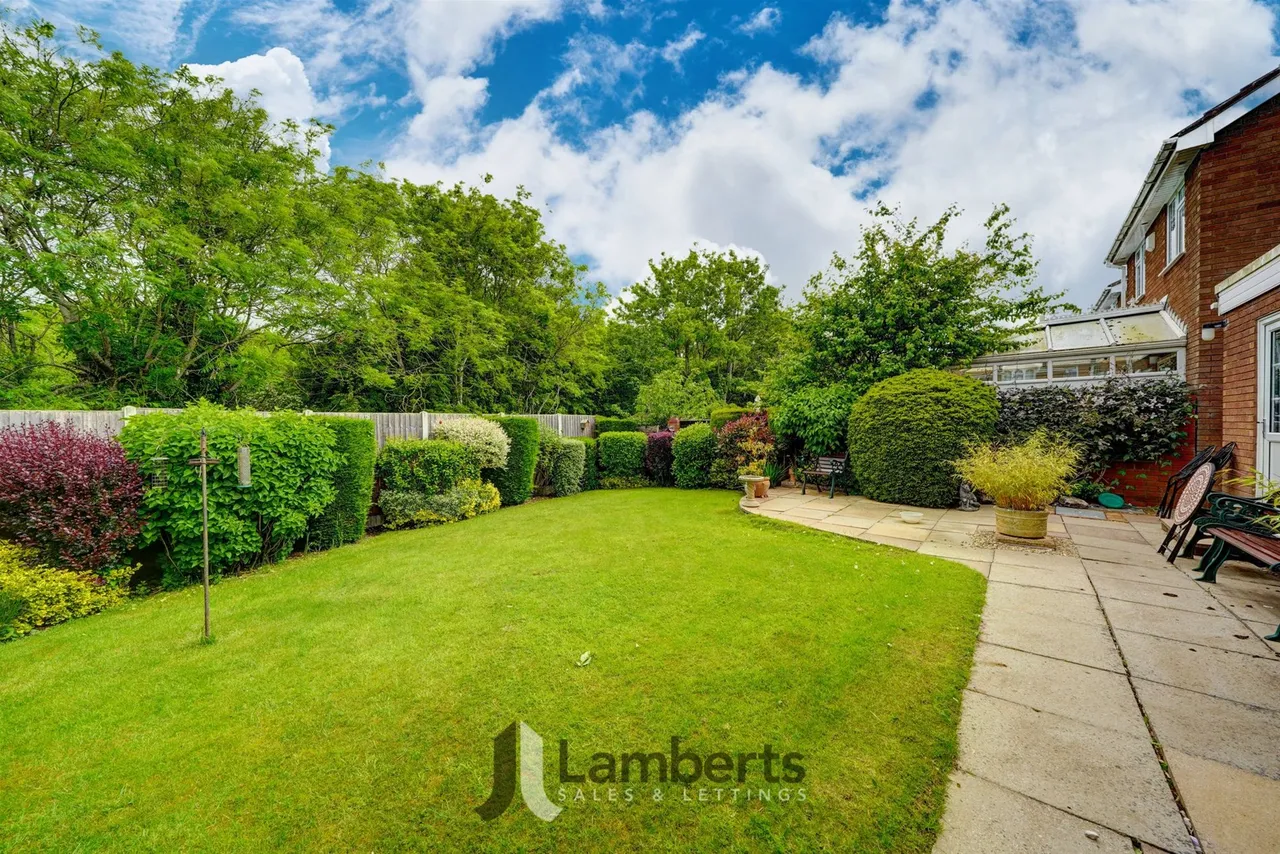 23 Lineholt Close, Redditch, photo 16