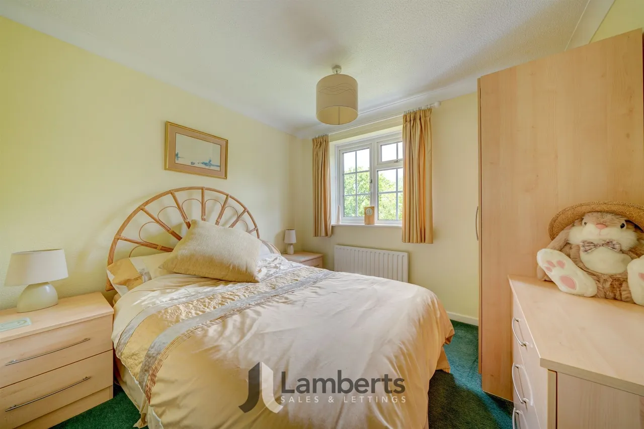 23 Lineholt Close, Redditch, photo 13