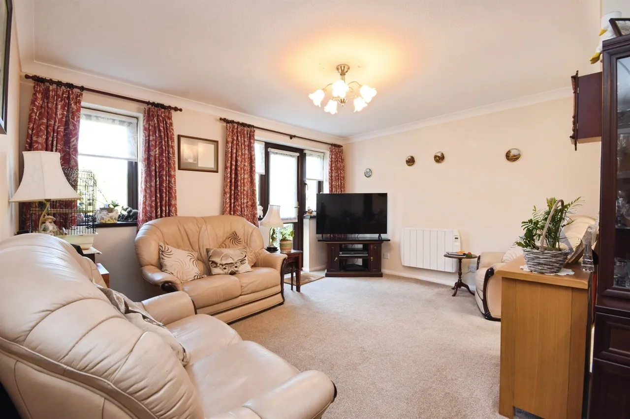 Albion Court, Billericay, CM12, photo 2