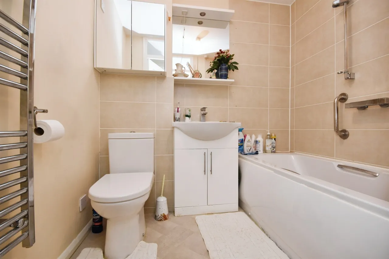 Albion Court, Billericay, CM12, photo 10
