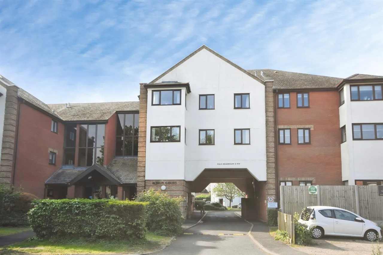 1 bed flat for sale, Albion Court, Billericay, CM12