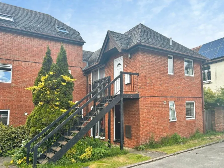 1 bed flat for sale, Westholm Court, Bicester, OX26