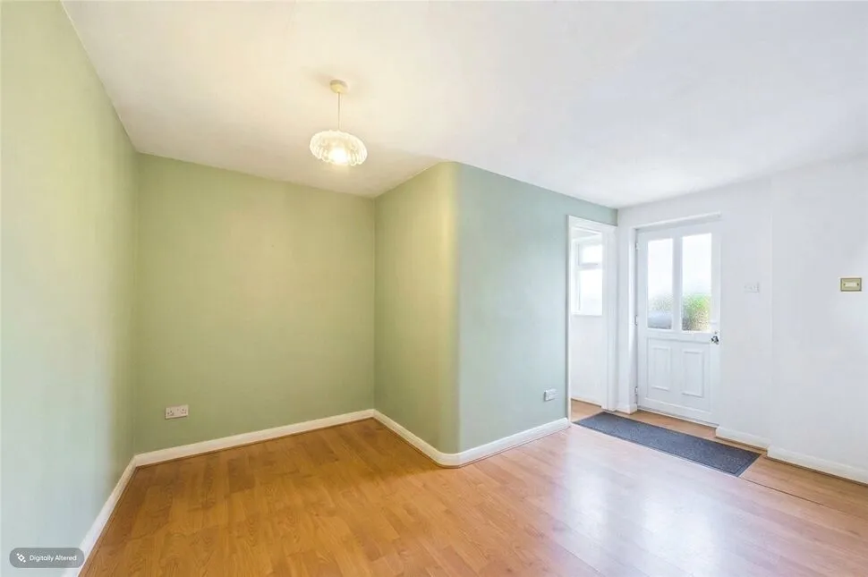 High Street, Weedon, Buckinghamshire, HP22, photo 5