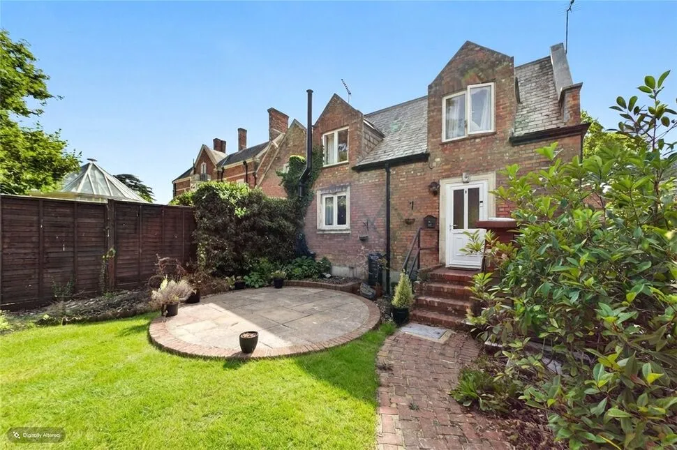 2 bed house to rent — High Street, Weedon, Buckinghamshire, HP22