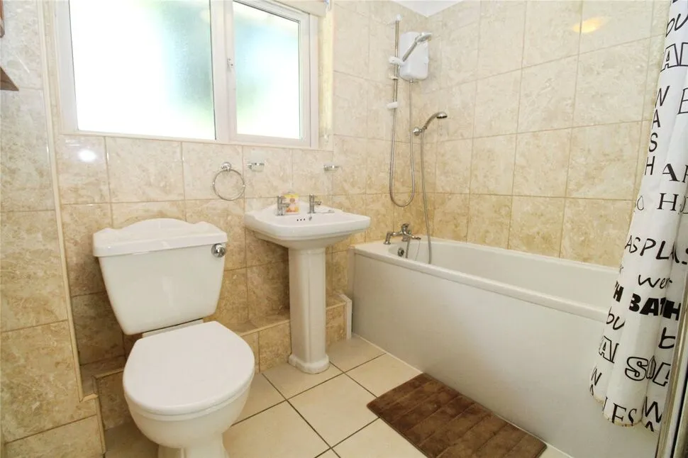 Macarthur Crescent, Southampton, SO18, photo 5