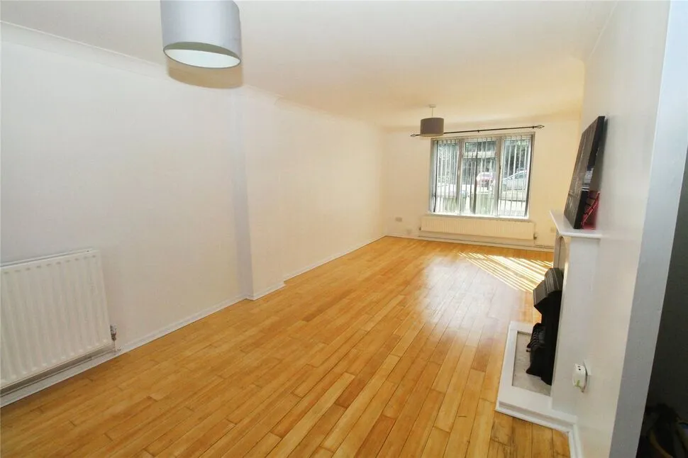 Macarthur Crescent, Southampton, SO18, photo 2