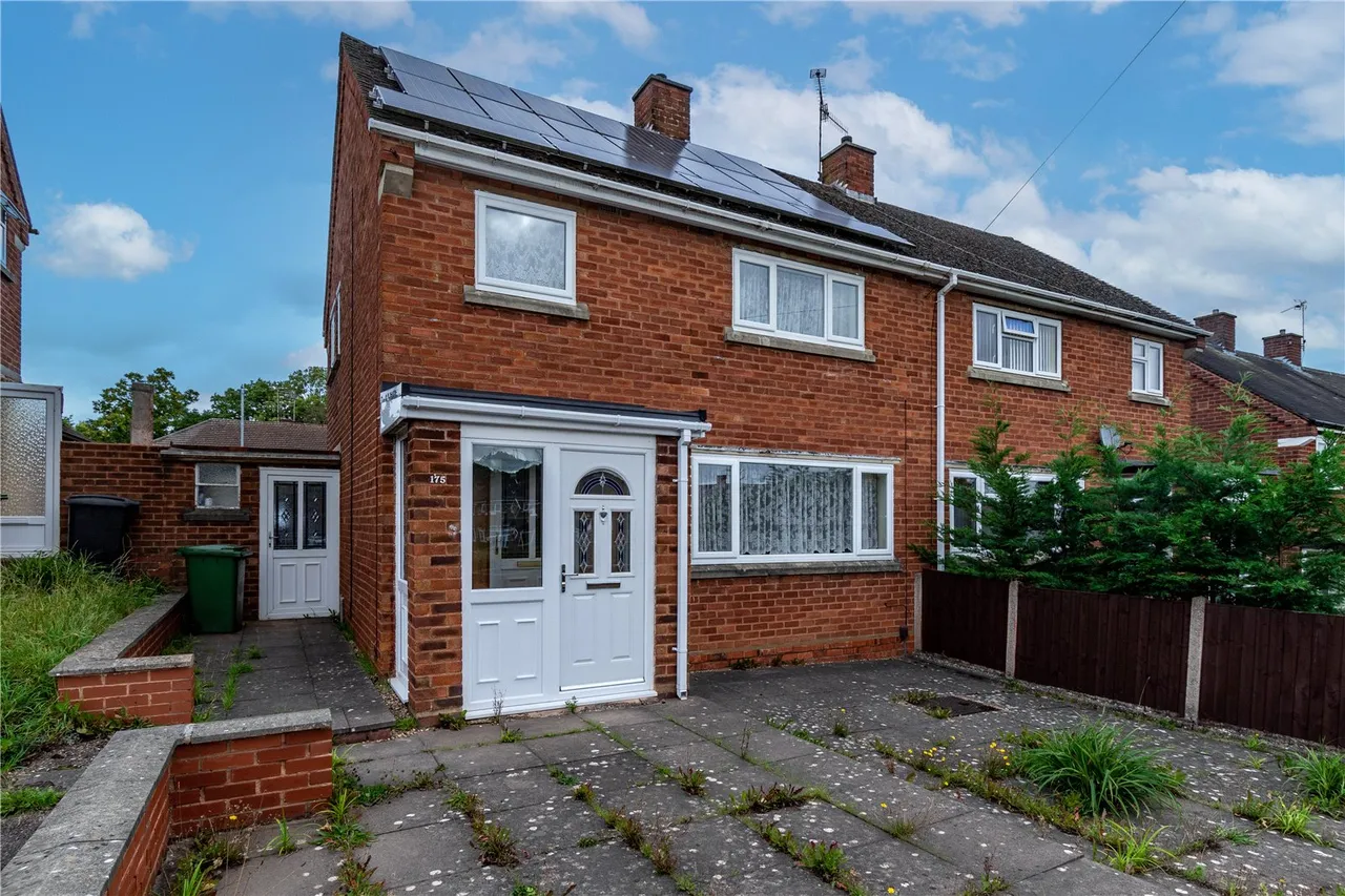 3 bed house for sale — Foxlydiate Crescent, Redditch, Worcestershire, B97 6NS